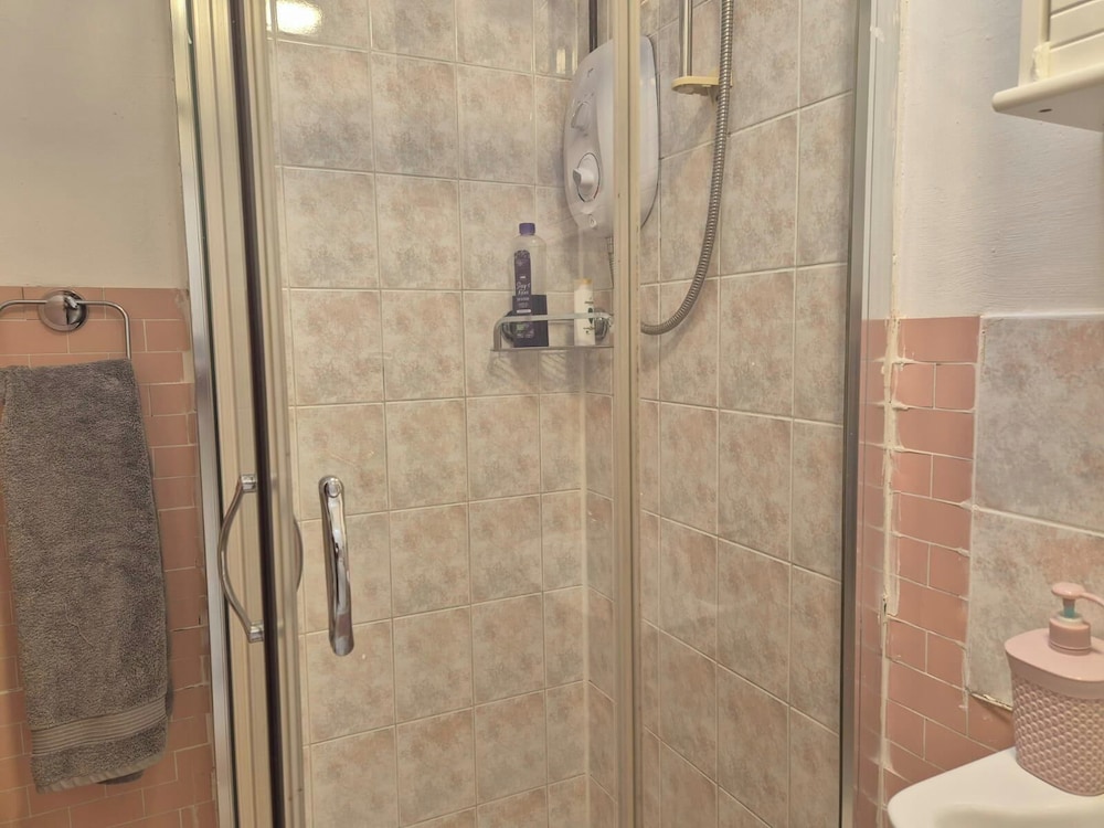 1 Bed-sleeps 2-city Centre-no Free Parking