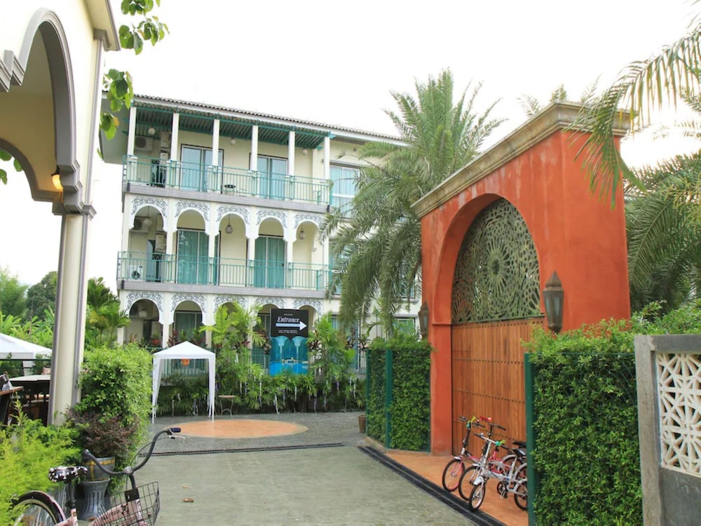 The Grand Morocc Hotel