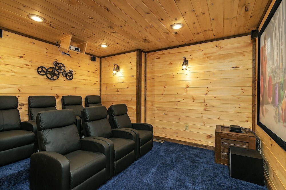 Take A Paws - 3 Bedrooms, 3 Baths, Sleeps 8 1 Cabin by RedAwning view 2