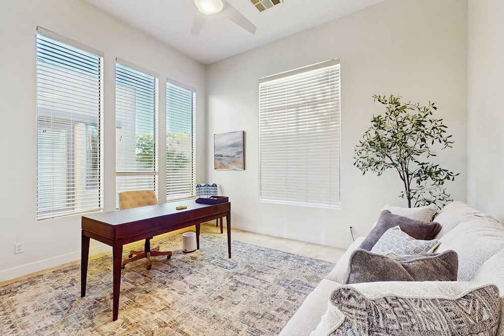 Luxury Grayhawk 4BR Home w/ Private Pool