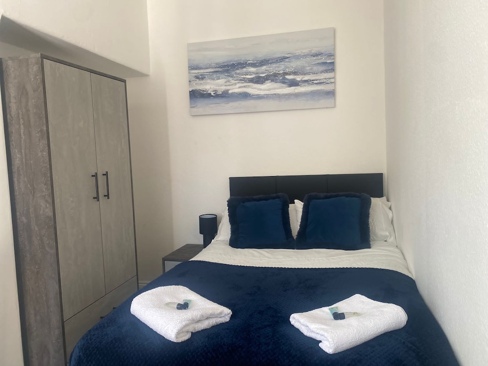The Union - Stylish 4 Bed House view 5