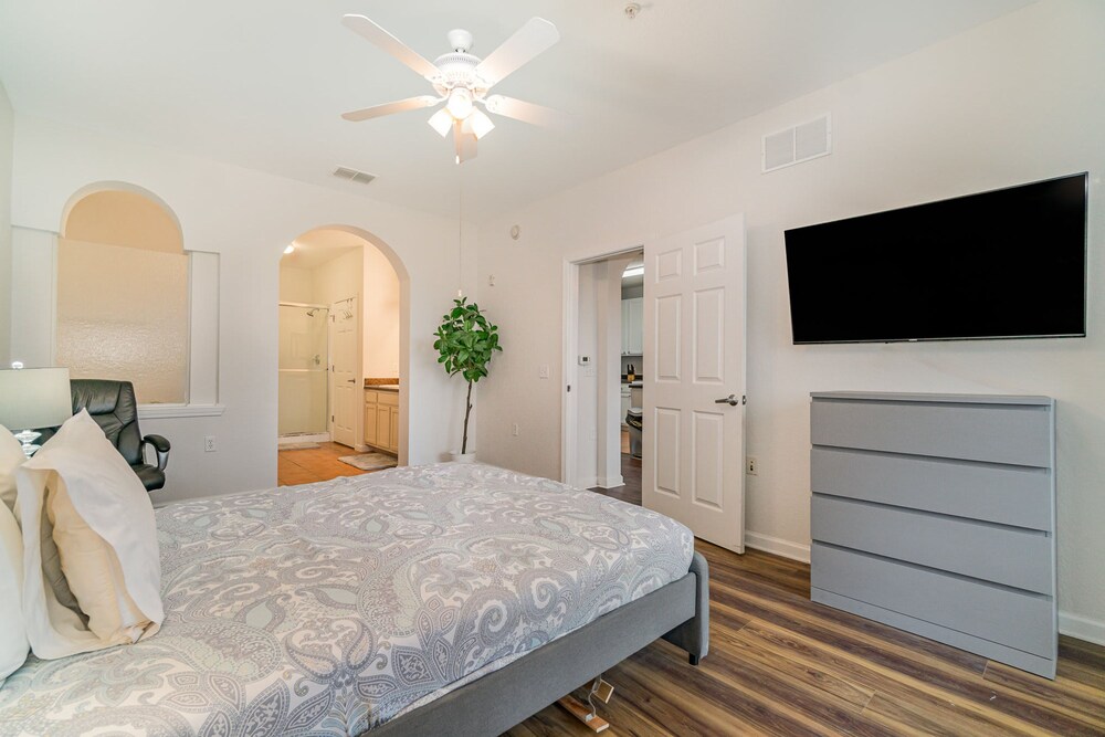 Upstay Modern 3BR Condo Pool Patio Near Disney
