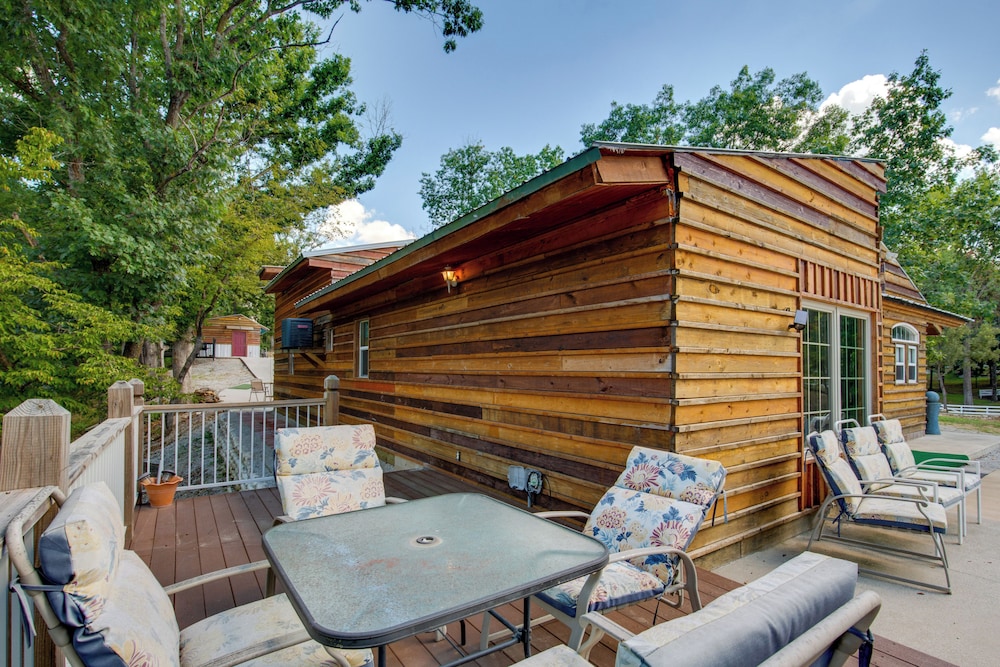 'bayview' - Lakefront Family Cabin in Odessa!