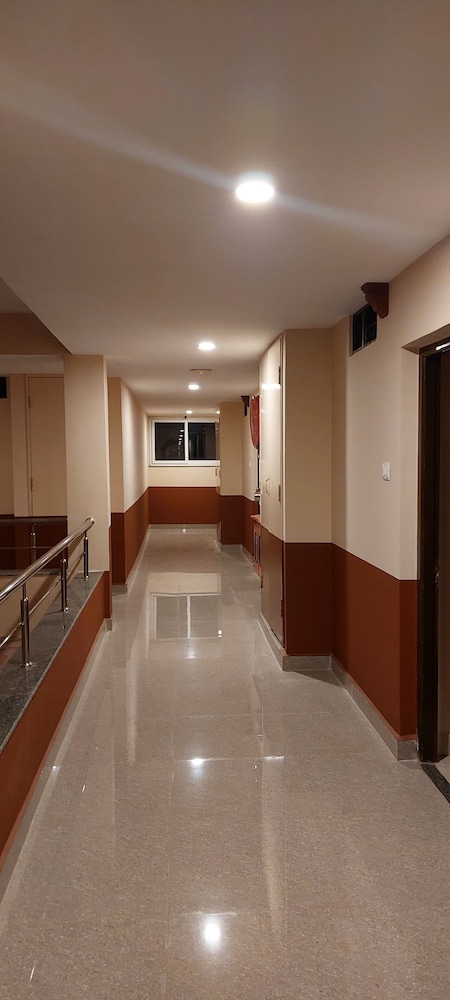 Nazri Hotel