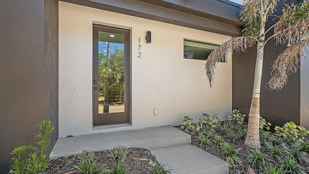Uptown Oasis 3 Bedroom Townhouse