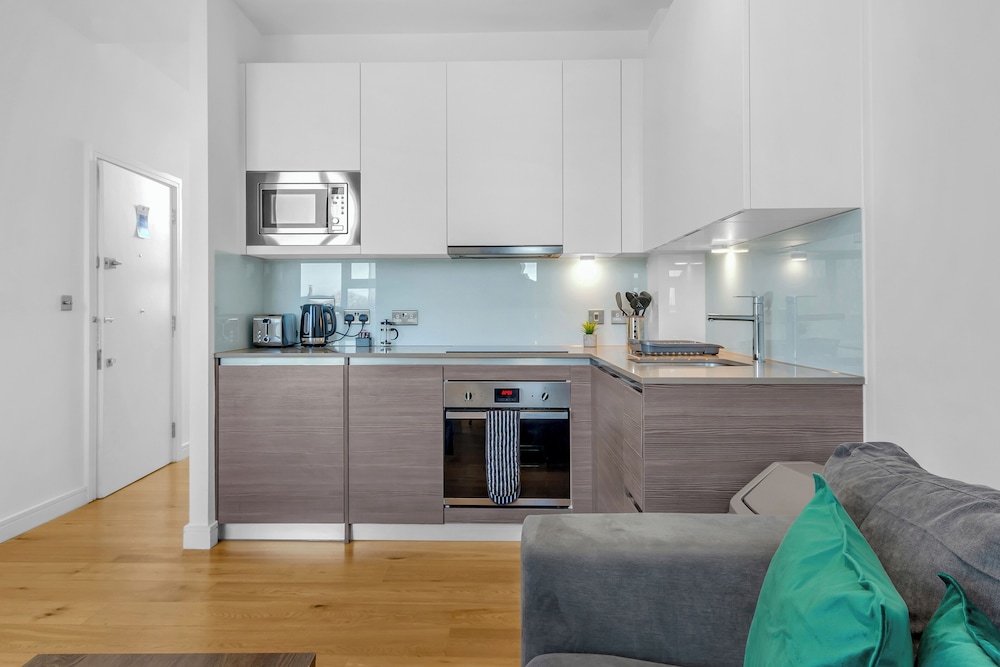 Spacious and Modern apartments Heathrow