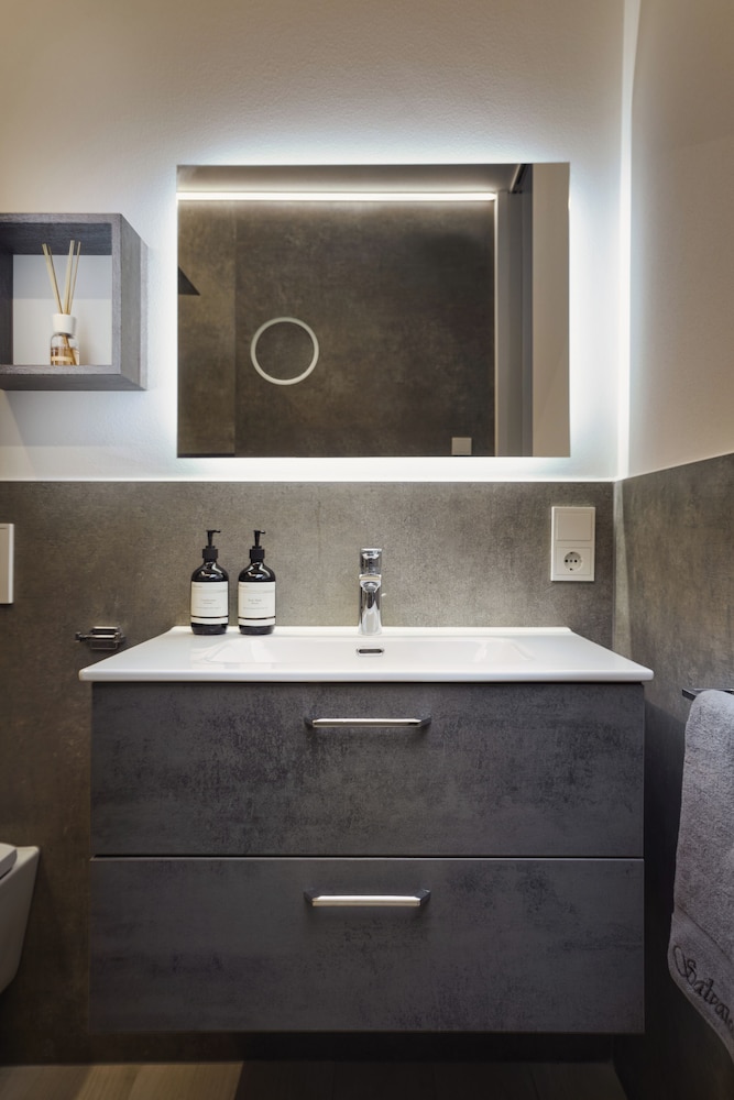 SalvatoreHomes - Torri del Benaco