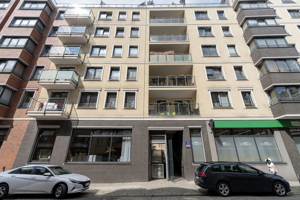 Apartment Wrocław Nadodrze by Renters view 4