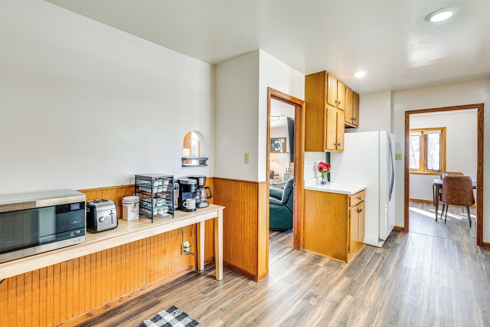 1/2 Mi to Dtwn: Pierre Family Home w/ Patio