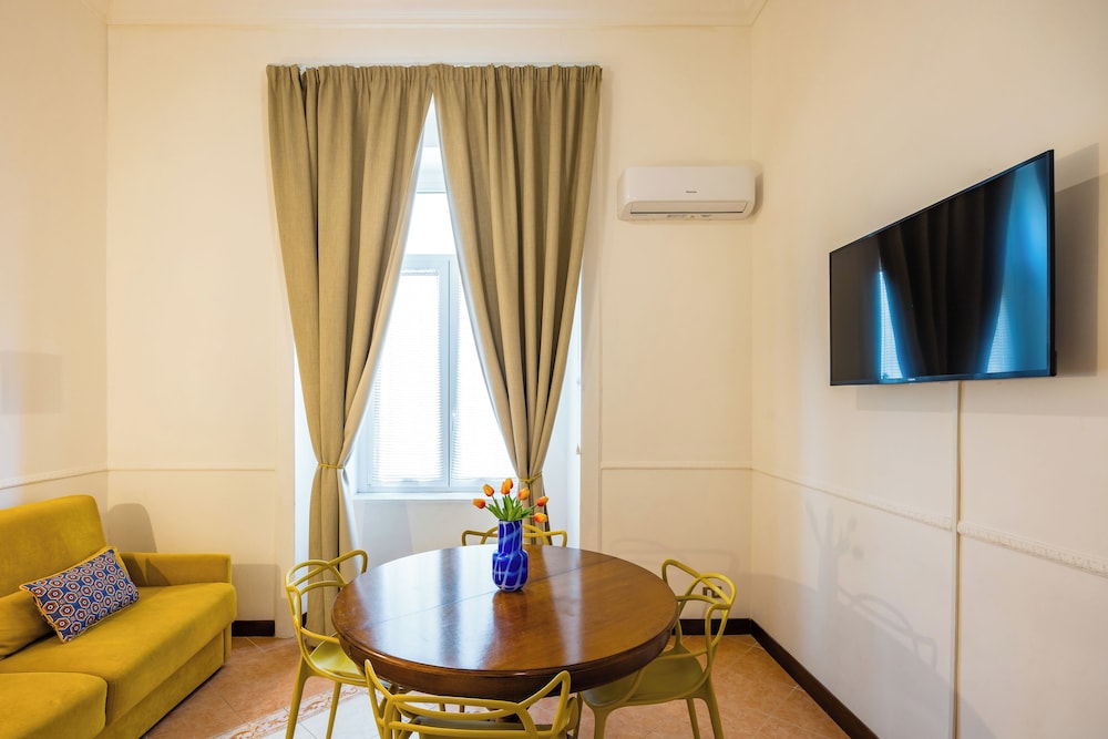 La Casa di Famiglia by Napoliapartments