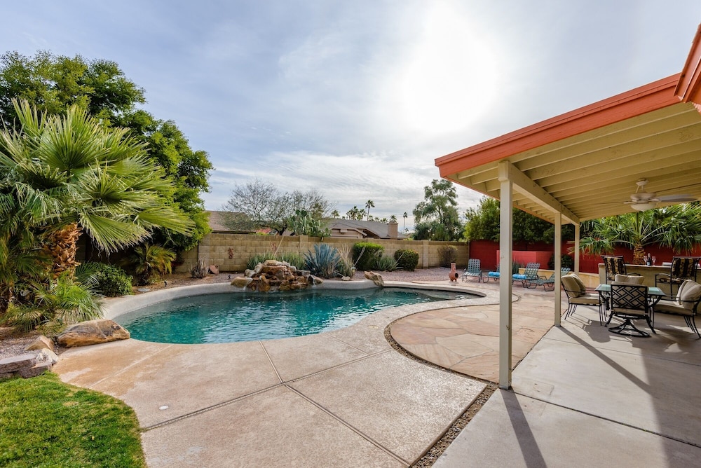 Casa Willow 4 Bedroom Home by RedAwning