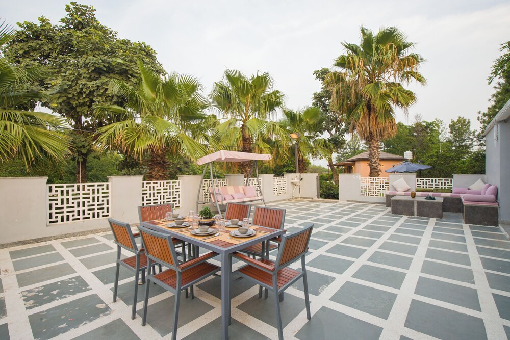 ELIVAAS 5-BHK with Luxe Mudhouses, Tents, Pond & Pvt Pool | Kaimalgarh Farmstay