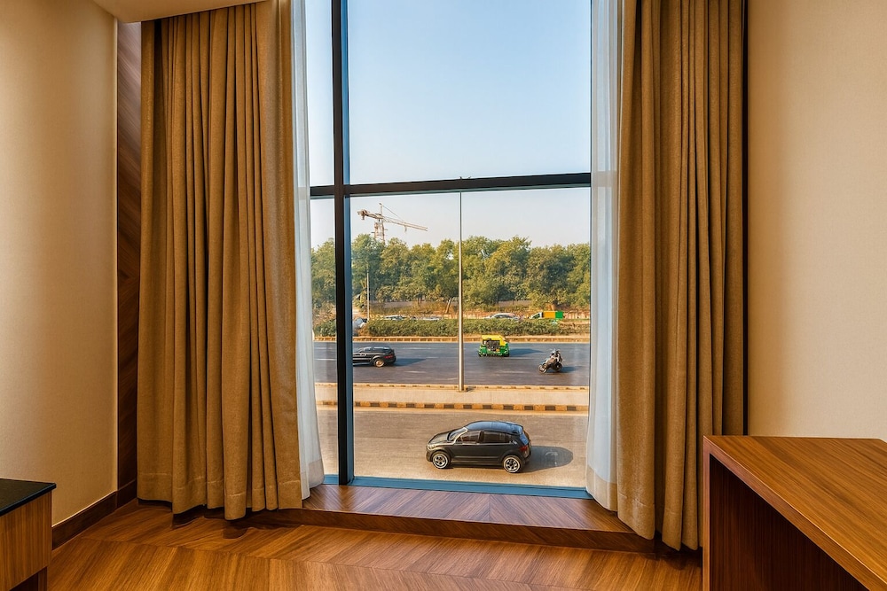 Hotel Grand Shalimar by JMD Group