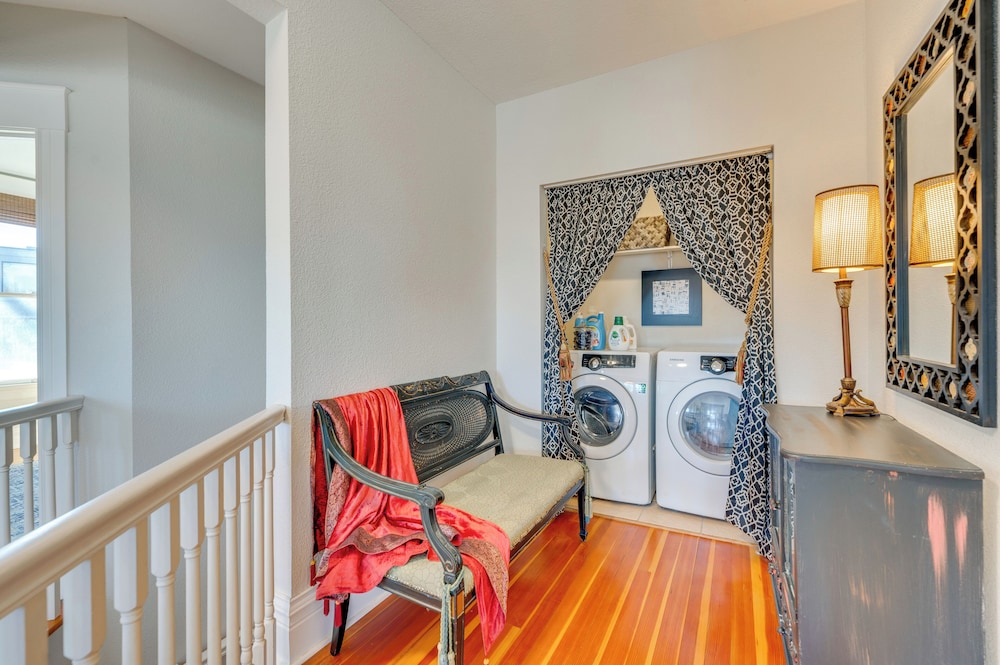 1 Mi to CU Boulder: Condo Near Pearl Street!