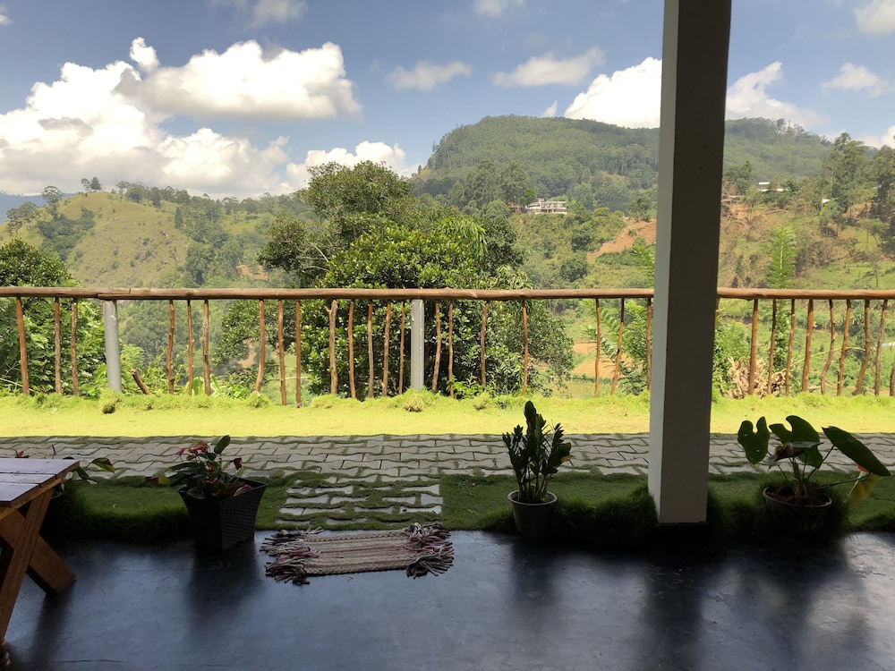Rainbow Sky Cottage Ella view 2