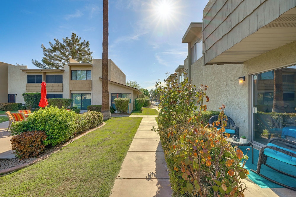 Walk to Old Town: Scottsdale Condo w/ Pool Access!