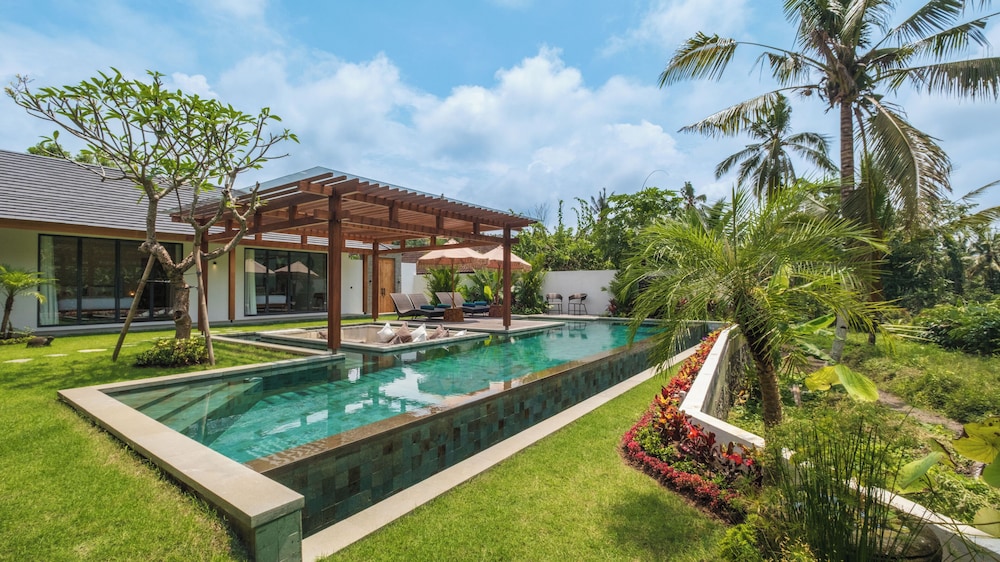 Villa Suka Sawah by Villa Finder