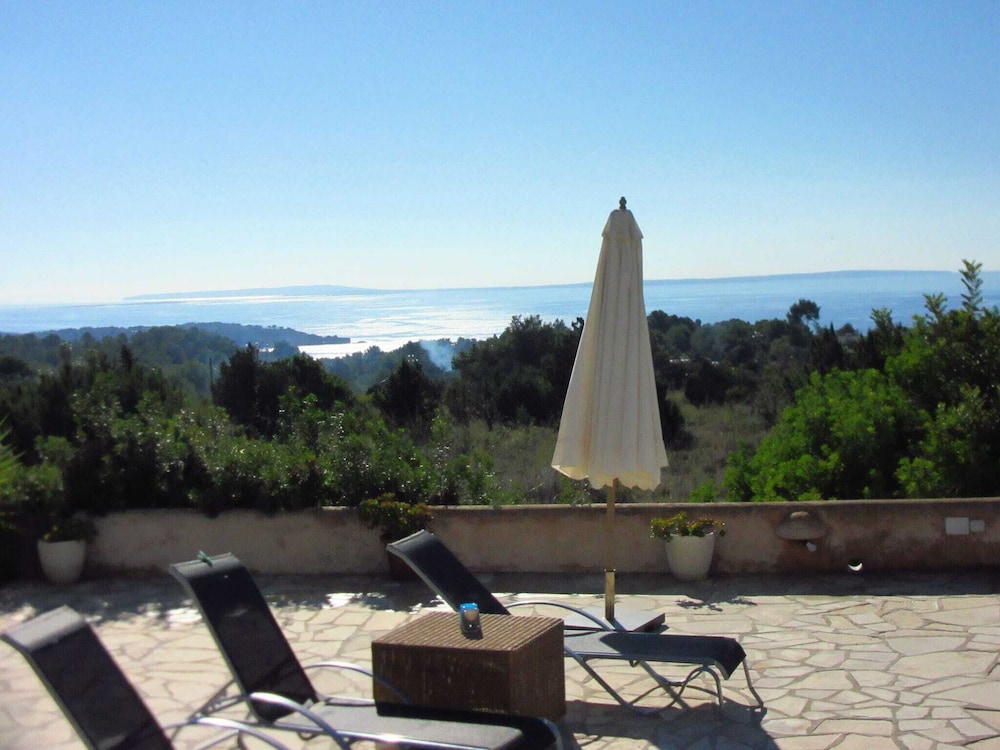 Belvilla by OYO Villa Estrella view 2