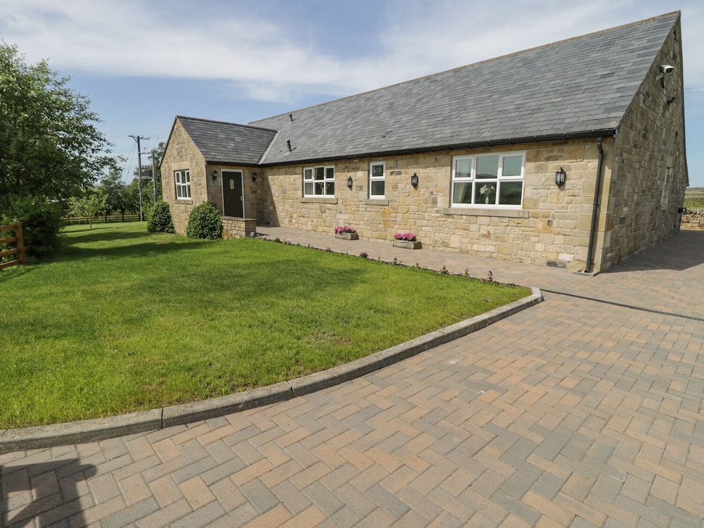 Rede River Cottage view 5