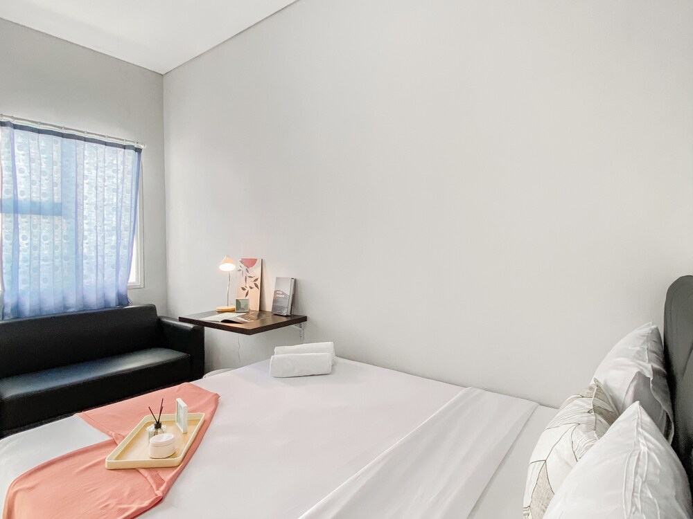 Enjoy and Cozy Living Studio Transpark Juanda Bekasi Timur Apartment