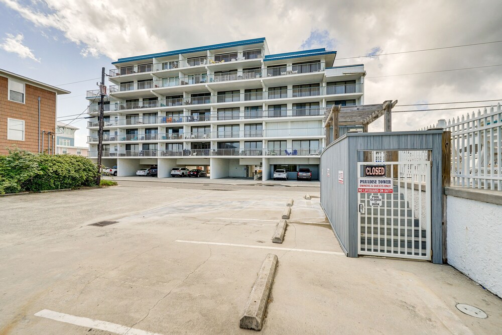 Bright Carolina Beach Condo: Public Beach On-site view 5