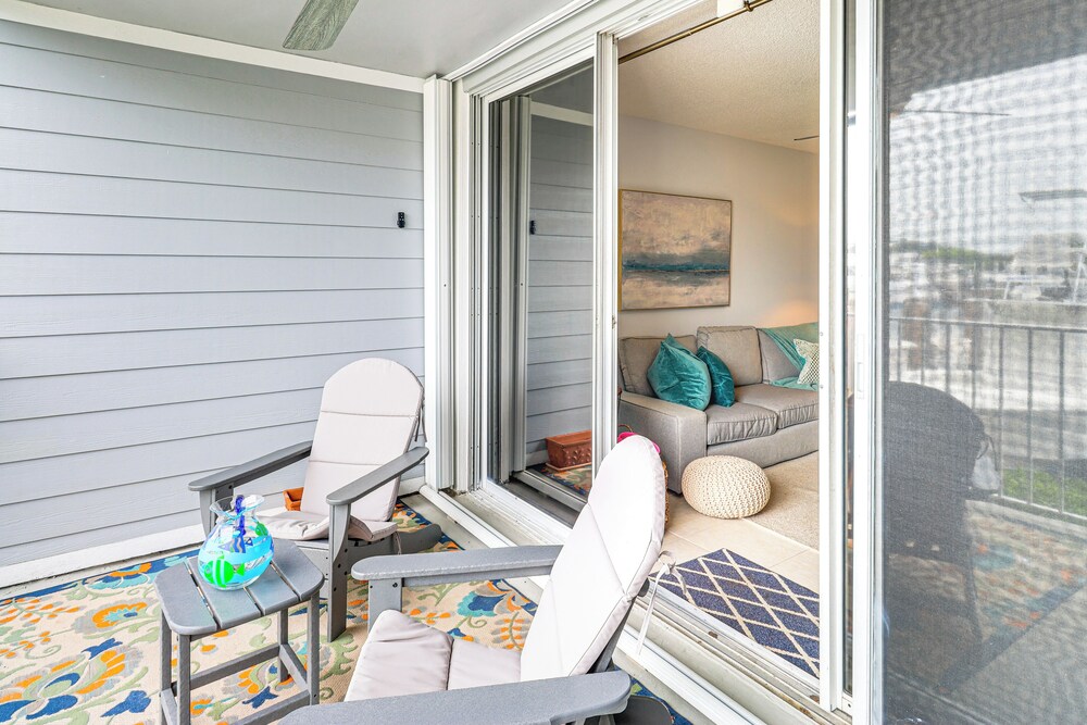 Pool & Beach Access: Vero Beach Condo!