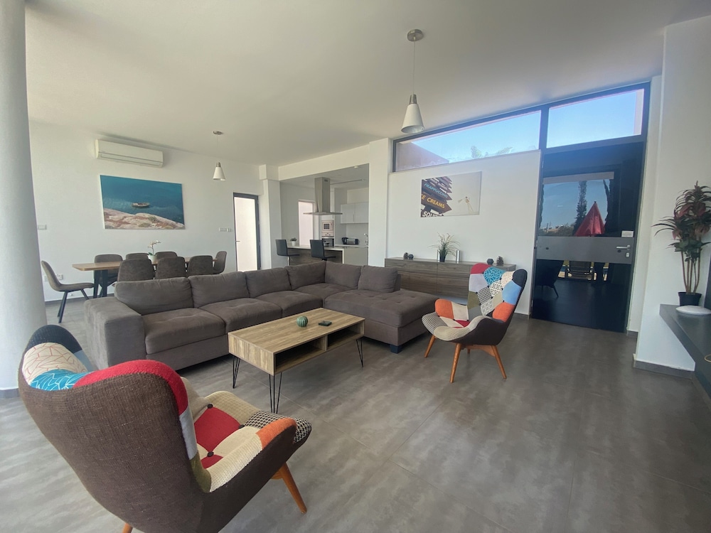 Ayia Napa Nissi Pearl Villas