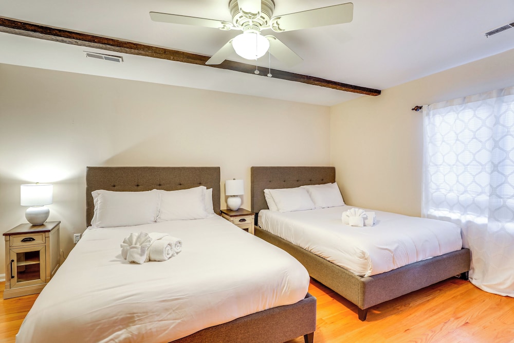Pets Welcome, Golf Course View: Legend Oaks Home!