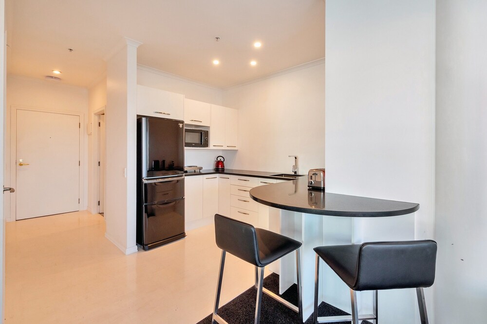 Stunning Harbour & City View Studio