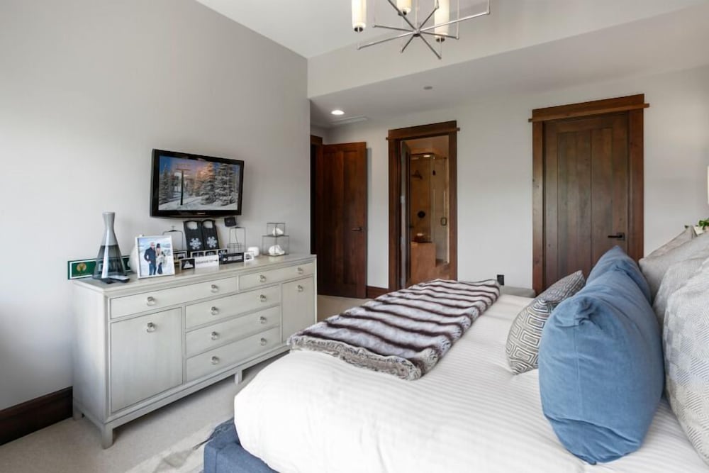 Arrowleaf Lodge- Three Bedroom Residence #307 3 Condo