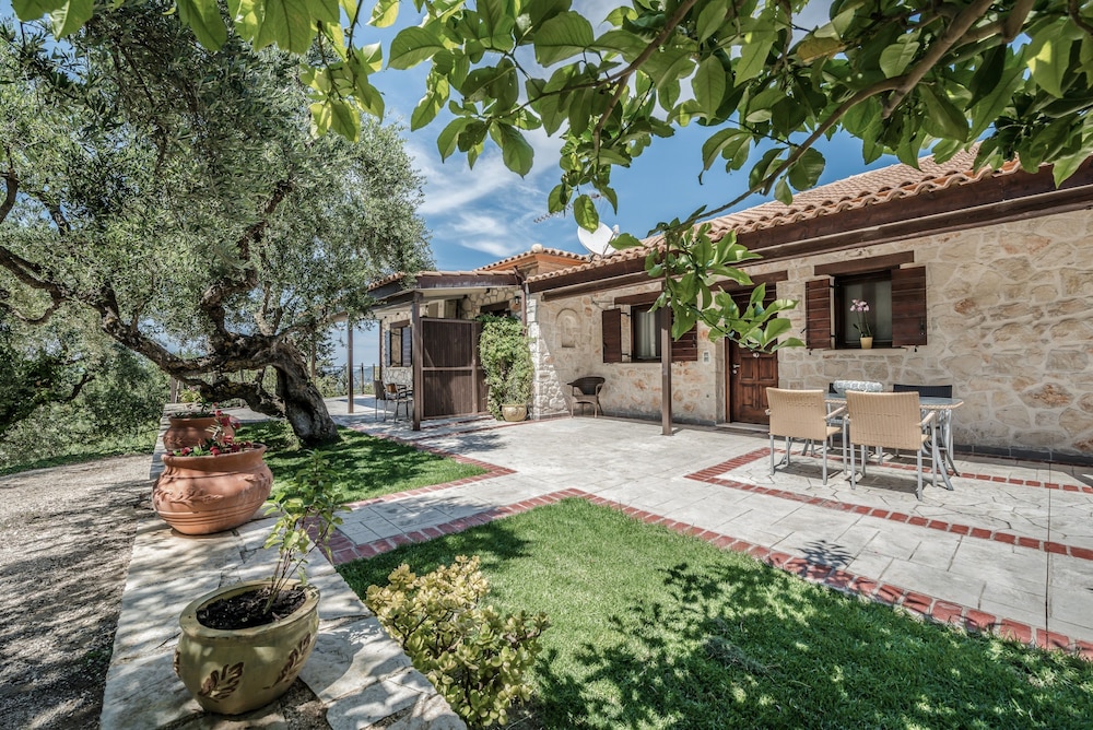 Agrikia Villa