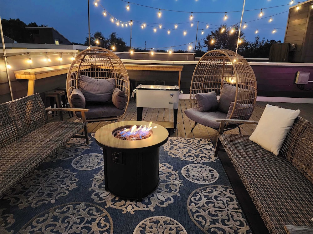 Rooftop Views Ping Pong Lounge Near Downtown Nashville
