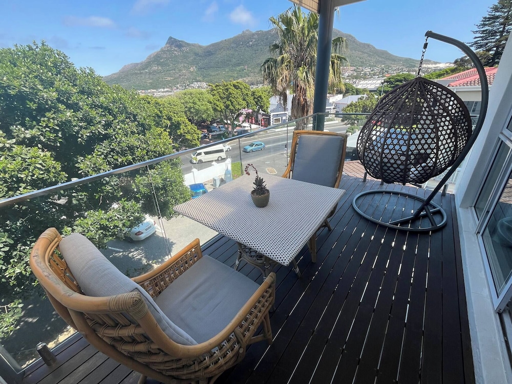 Oceanfront Apartment in Cape Town With Stunning Views