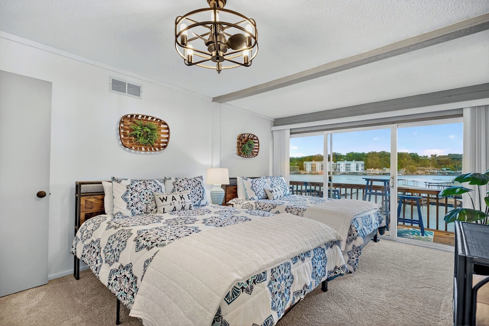 Lake Home Oasis - Sleeps 18
