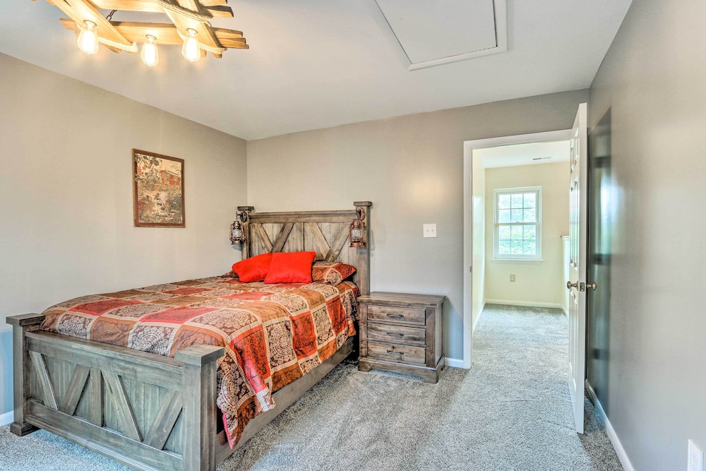 Charles Town Home w/ Private Pool Hot Tub - Property Image 30