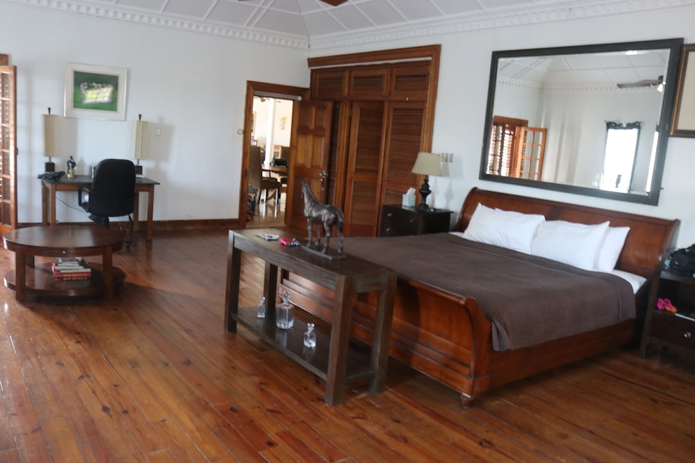 Mohagany House