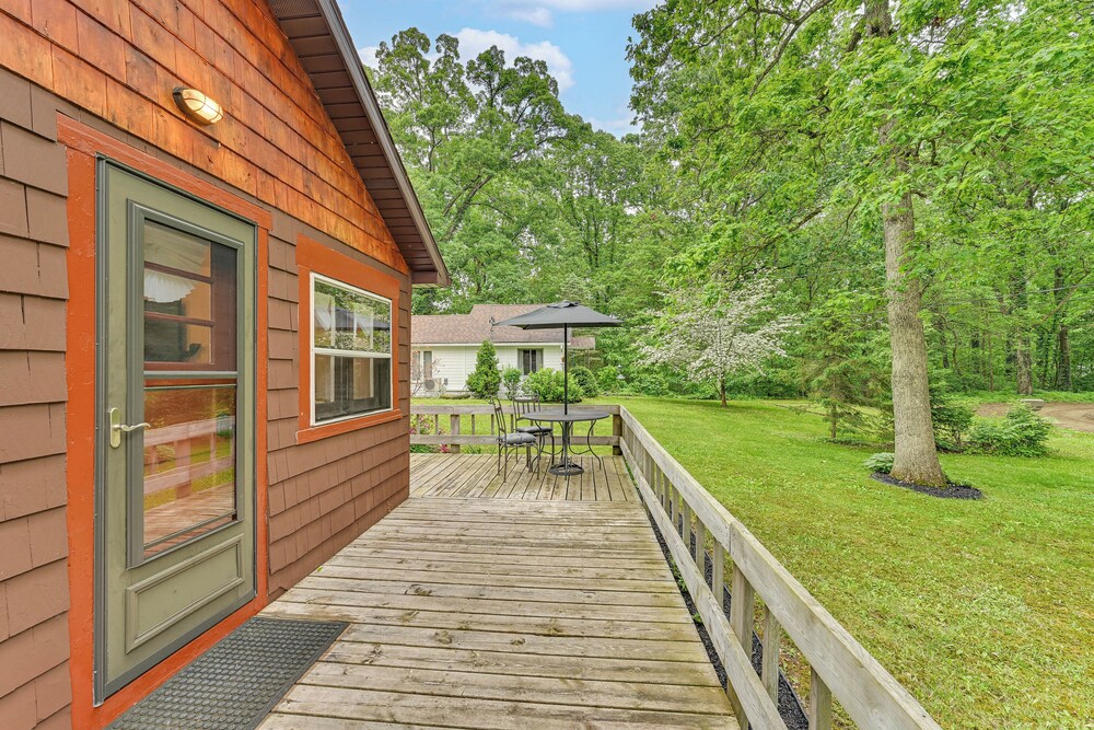Walk to Kelsey Lake: Cassopolis Home w/ Yard!
