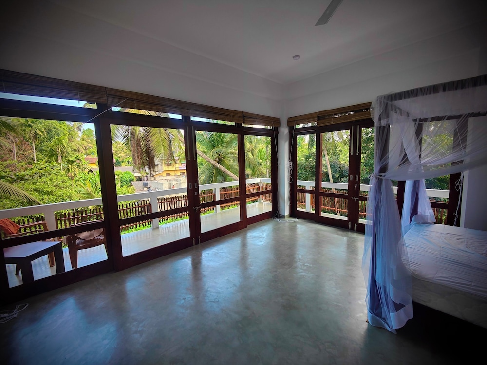 Cocosurf House