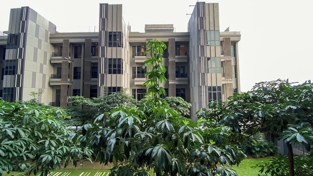 Comfort Living Apartment Studio At Arumaya Residence