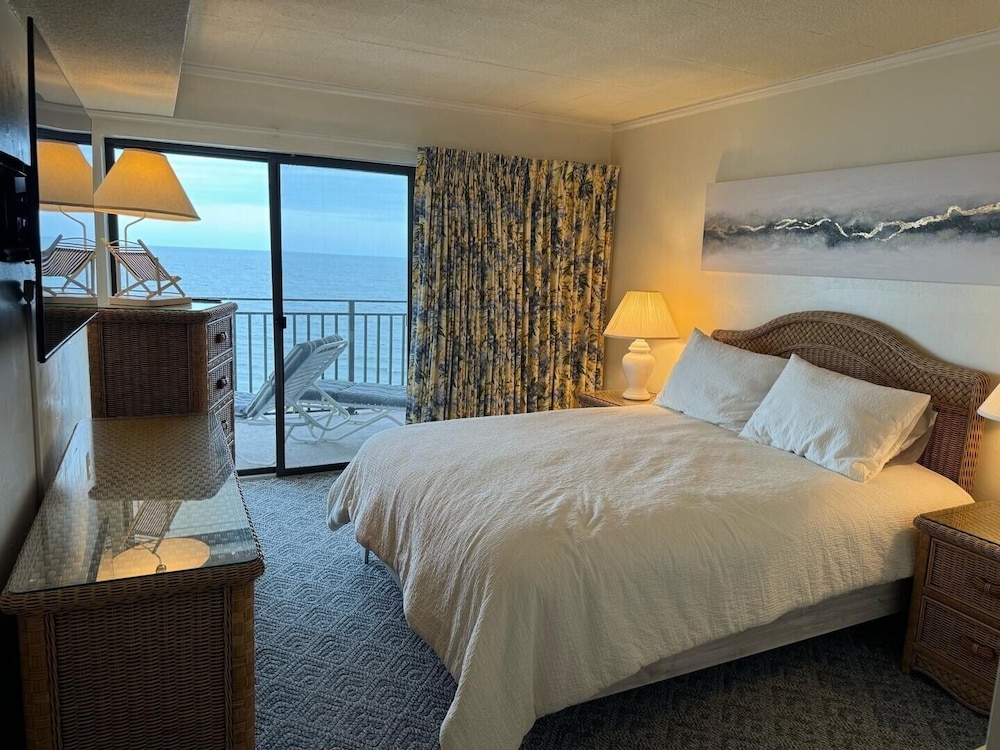 Ocean Hideaway 610 2 Bedroom Condo by RedAwning view 5