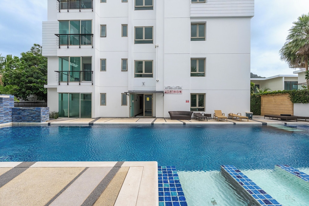 4BR Pool Mountain Views C205