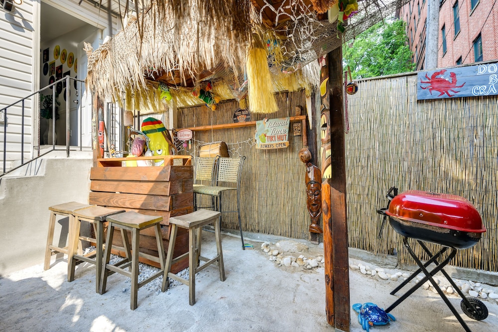 Quirky Baltimore Townhome ~ 2 Mi to Inner Harbor
