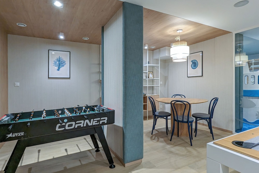 Two-bedroom Accepting Pets by Renters