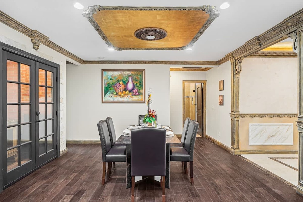 SJ Downtown 5 BR Stunning House