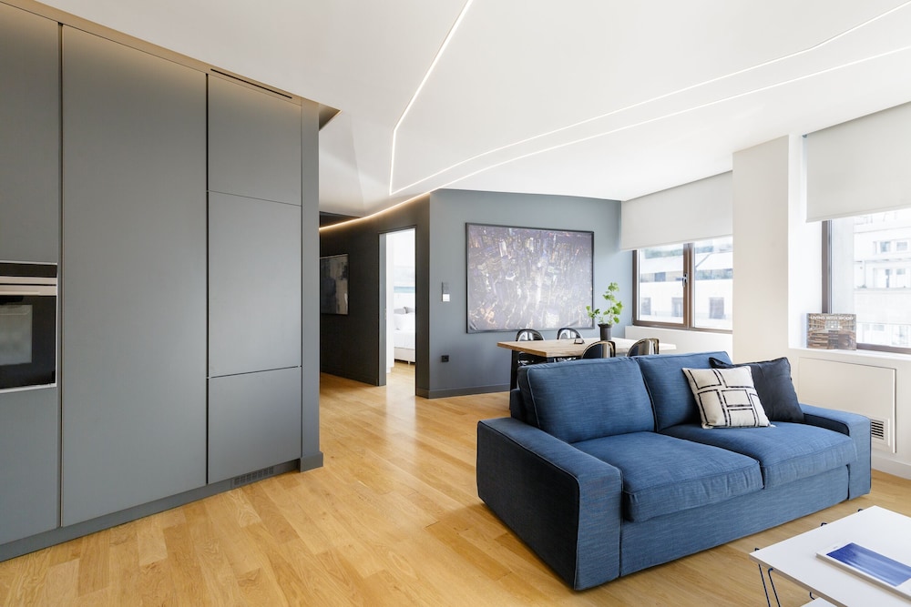 UPSTREET Spacious 2BD Apt Acropolis Museum