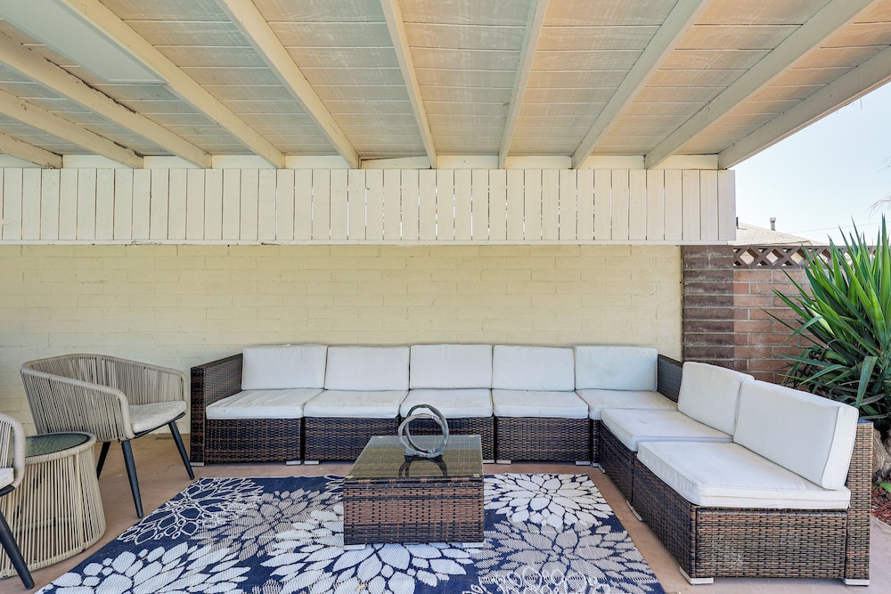 Modern Gem w/ Outdoor Oasis: 5 Mi to Lake Jennings