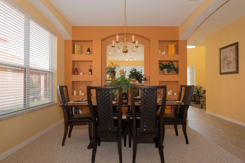 Sol142ca Spectacular 6 Bed, Solana Commuity Villa 6 Bedroom Home