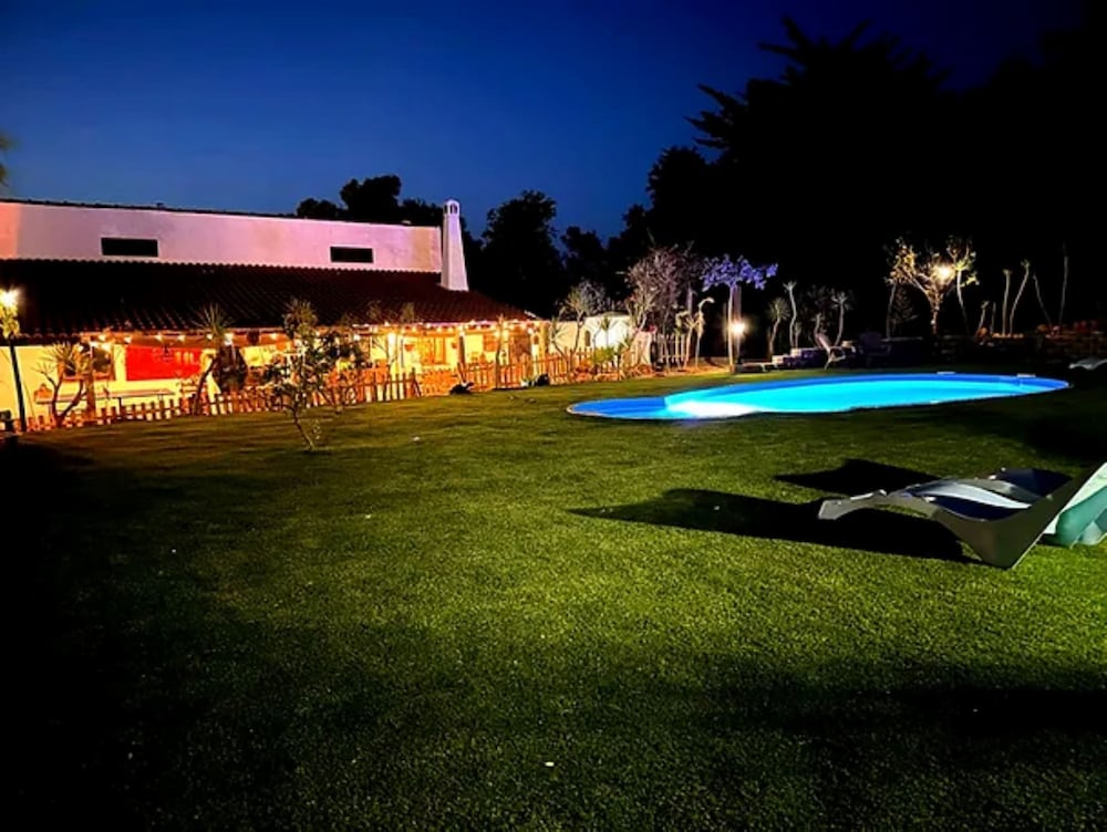 Porches Private Pool Villa 17 Guests