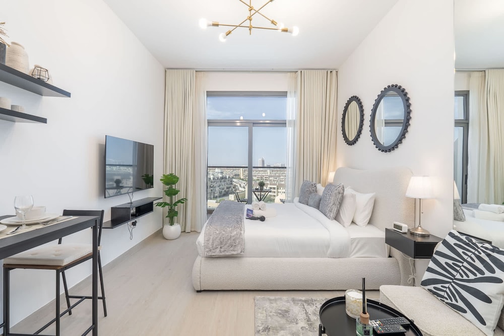 Charismatic Studio in Laya Heights Perfect for 2