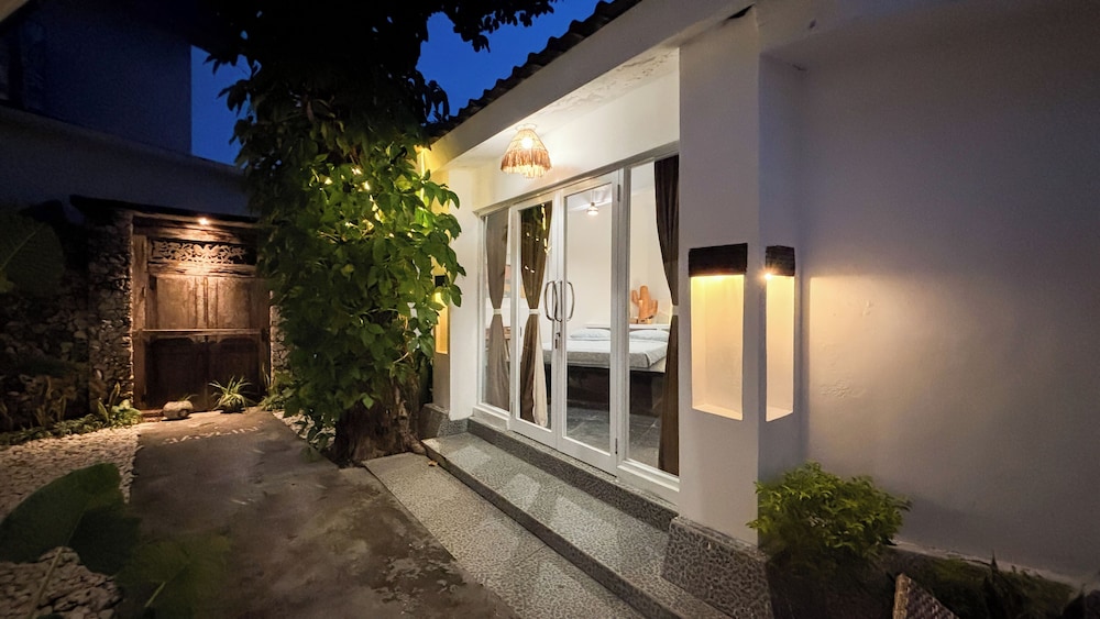 LaLeBay Seminyak